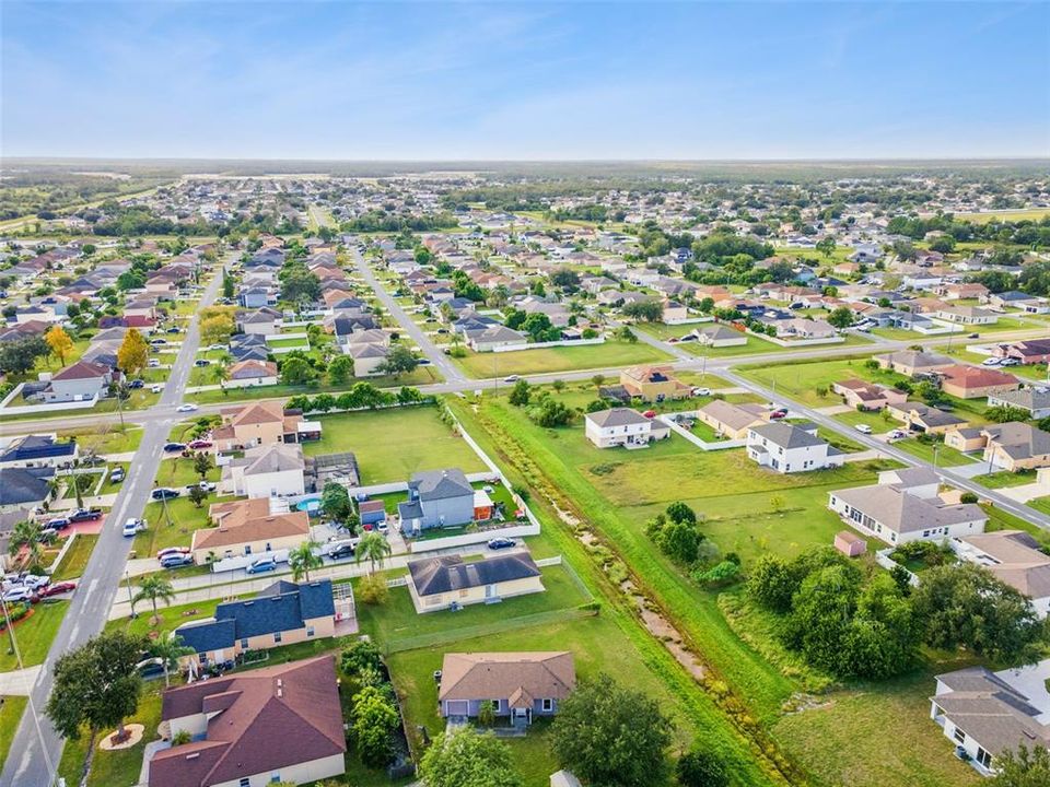 For Sale: $250,000 (2 beds, 2 baths, 1137 Square Feet)