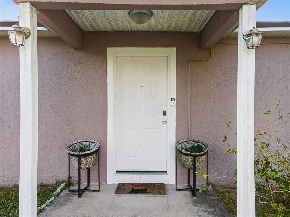 For Sale: $250,000 (2 beds, 2 baths, 1137 Square Feet)