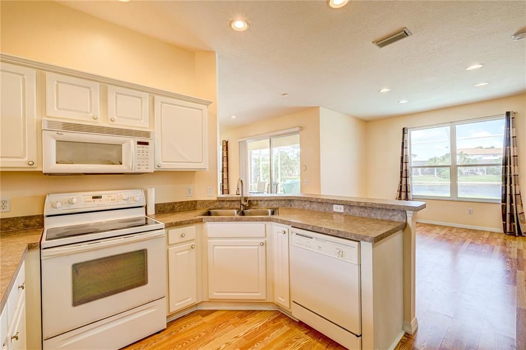 For Rent: $3,150 (3 beds, 2 baths, 1754 Square Feet)