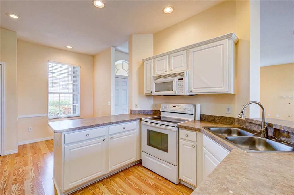 For Rent: $3,150 (3 beds, 2 baths, 1754 Square Feet)