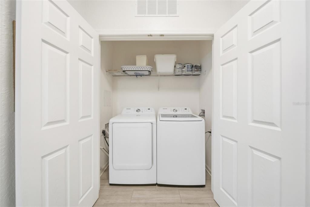 For Sale: $273,000 (2 beds, 2 baths, 1081 Square Feet)