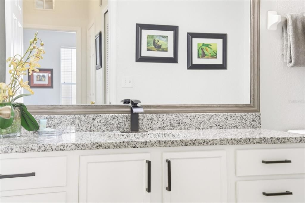 For Sale: $273,000 (2 beds, 2 baths, 1081 Square Feet)