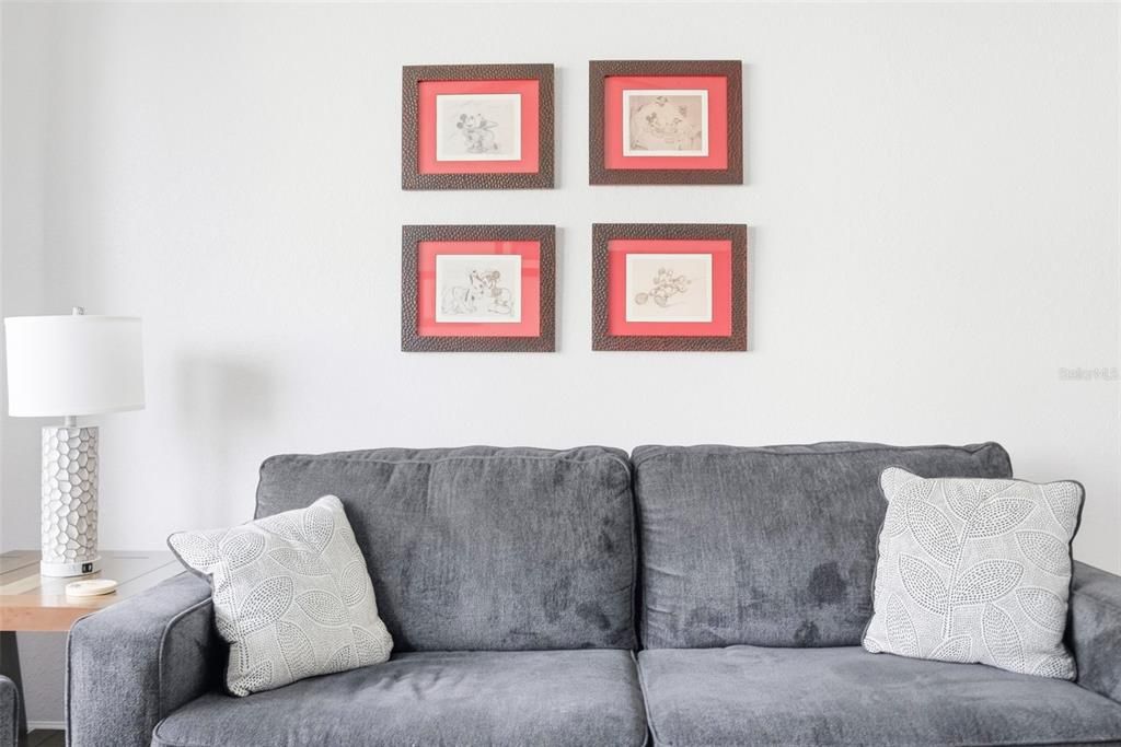 For Sale: $273,000 (2 beds, 2 baths, 1081 Square Feet)