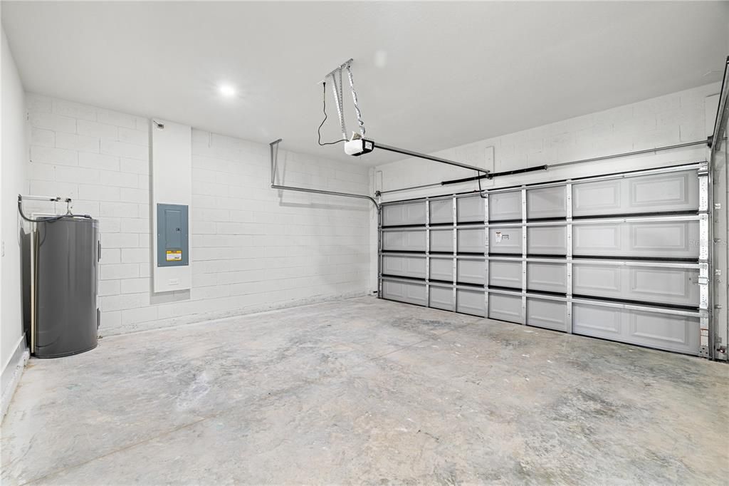 En Venta: $319,900 (4 camas, 3 baños, 1892 Pies cuadrados)