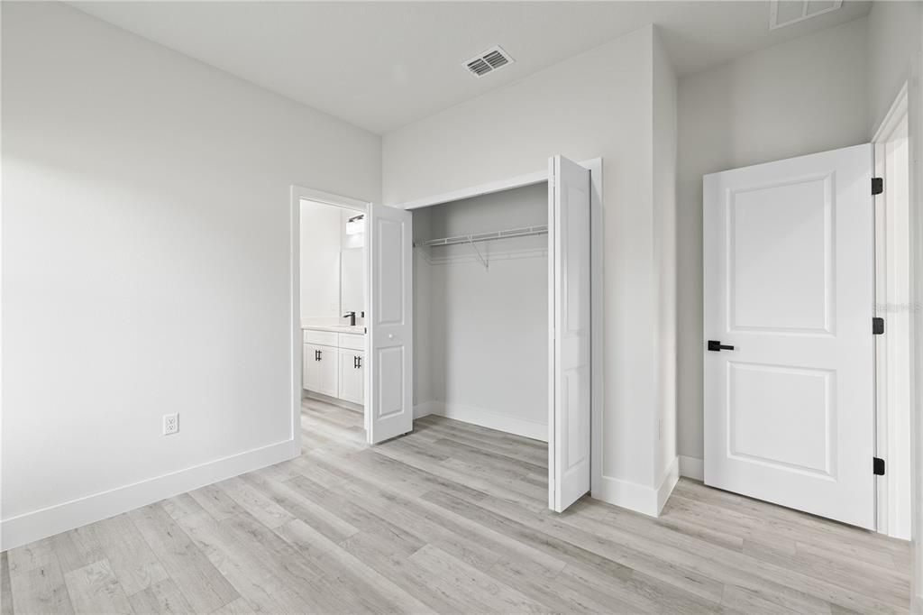 En Venta: $319,900 (4 camas, 3 baños, 1892 Pies cuadrados)