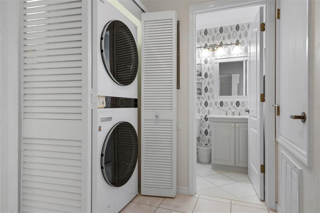 For Sale: $277,000 (2 beds, 2 baths, 1345 Square Feet)