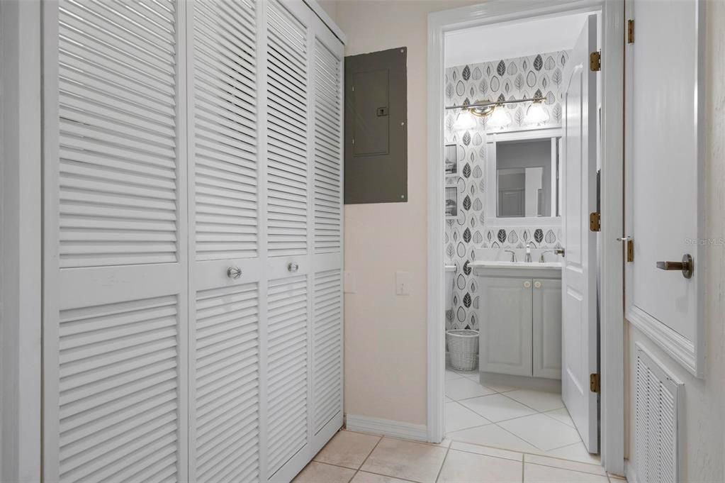 For Sale: $277,000 (2 beds, 2 baths, 1345 Square Feet)