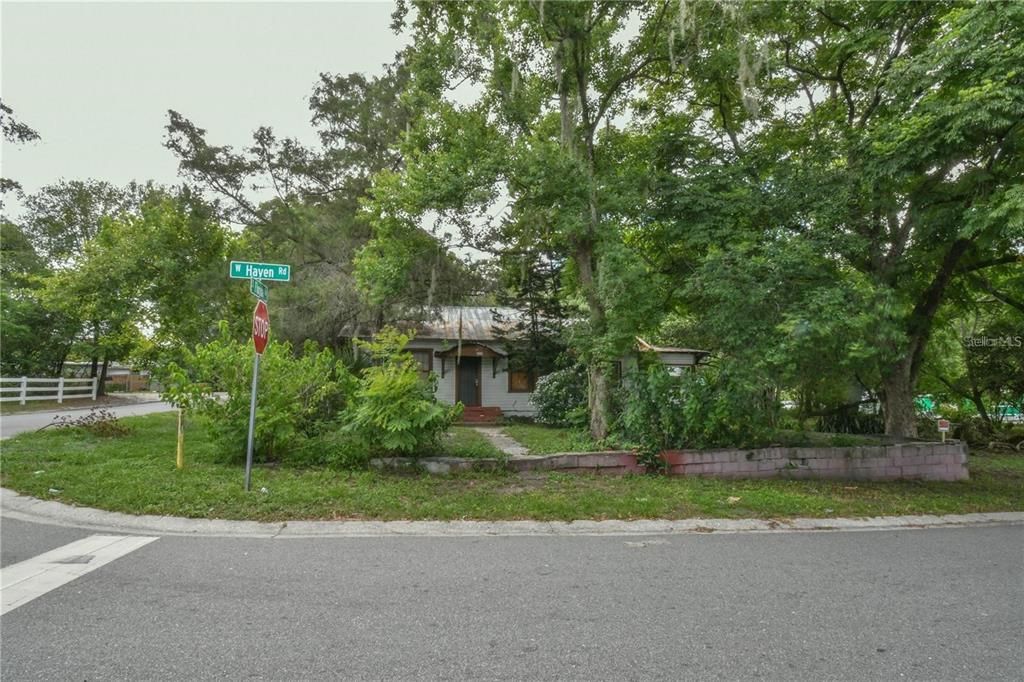 合同活跃: $140,000 (2 贝兹, 1 浴室, 912 平方英尺)