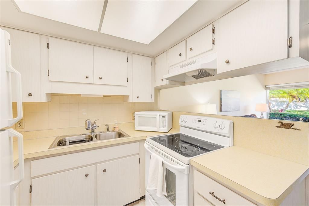 Activo con contrato: $135,000 (2 camas, 1 baños, 825 Pies cuadrados)