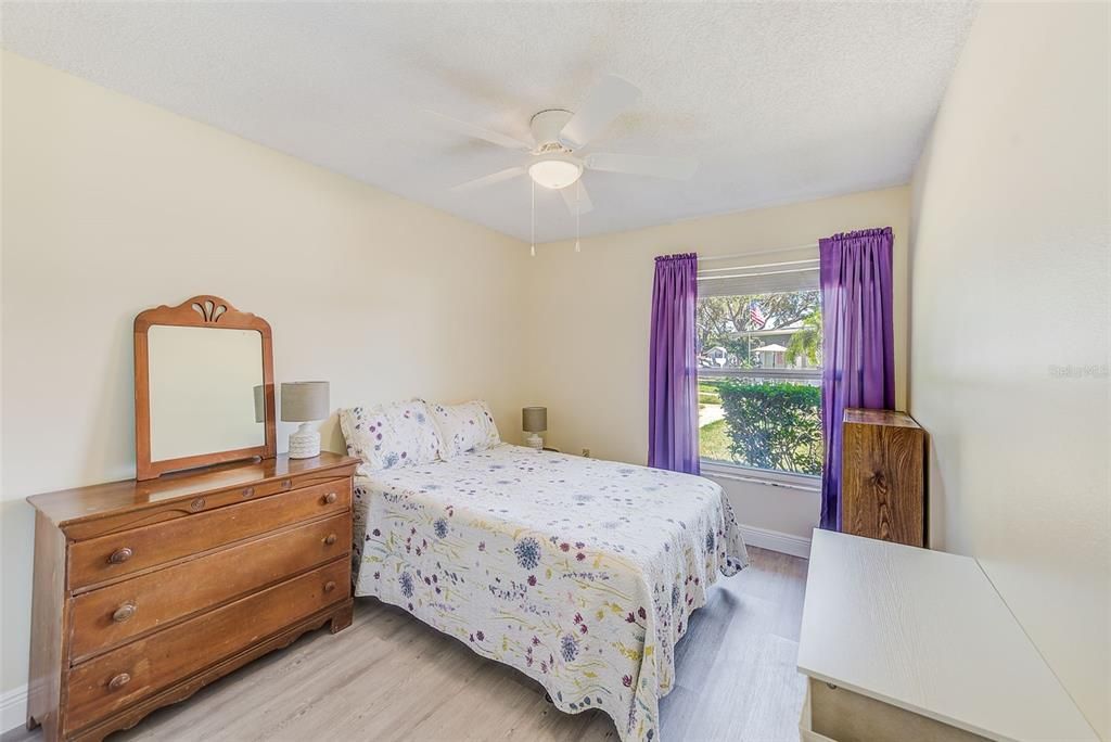 Activo con contrato: $135,000 (2 camas, 1 baños, 825 Pies cuadrados)