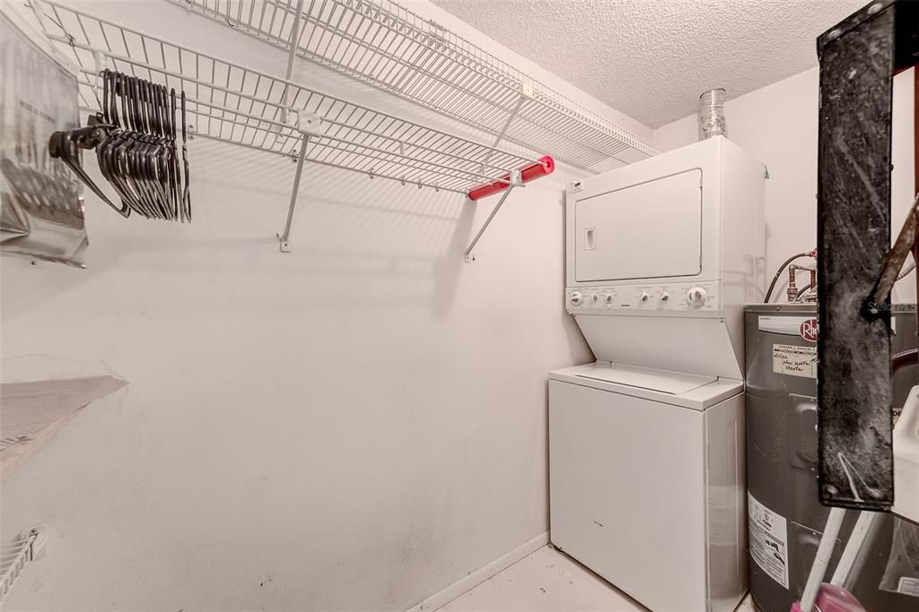 Activo con contrato: $135,000 (2 camas, 1 baños, 825 Pies cuadrados)