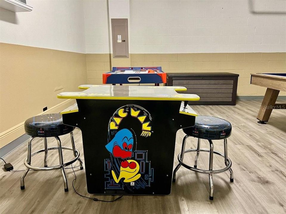 For Sale: $699,000 (8 beds, 7 baths, 3412 Square Feet)