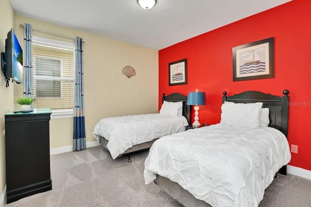 For Sale: $699,000 (8 beds, 7 baths, 3412 Square Feet)