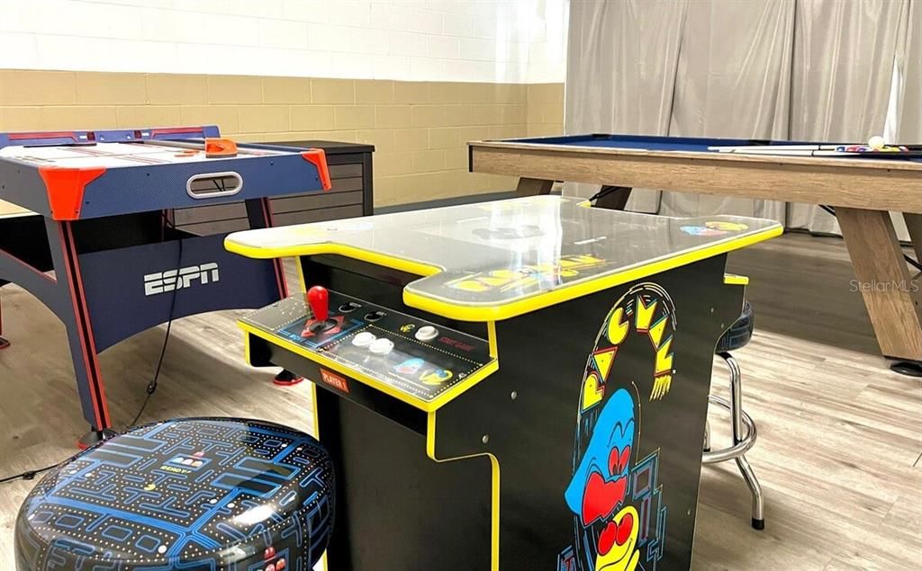 For Sale: $699,000 (8 beds, 7 baths, 3412 Square Feet)