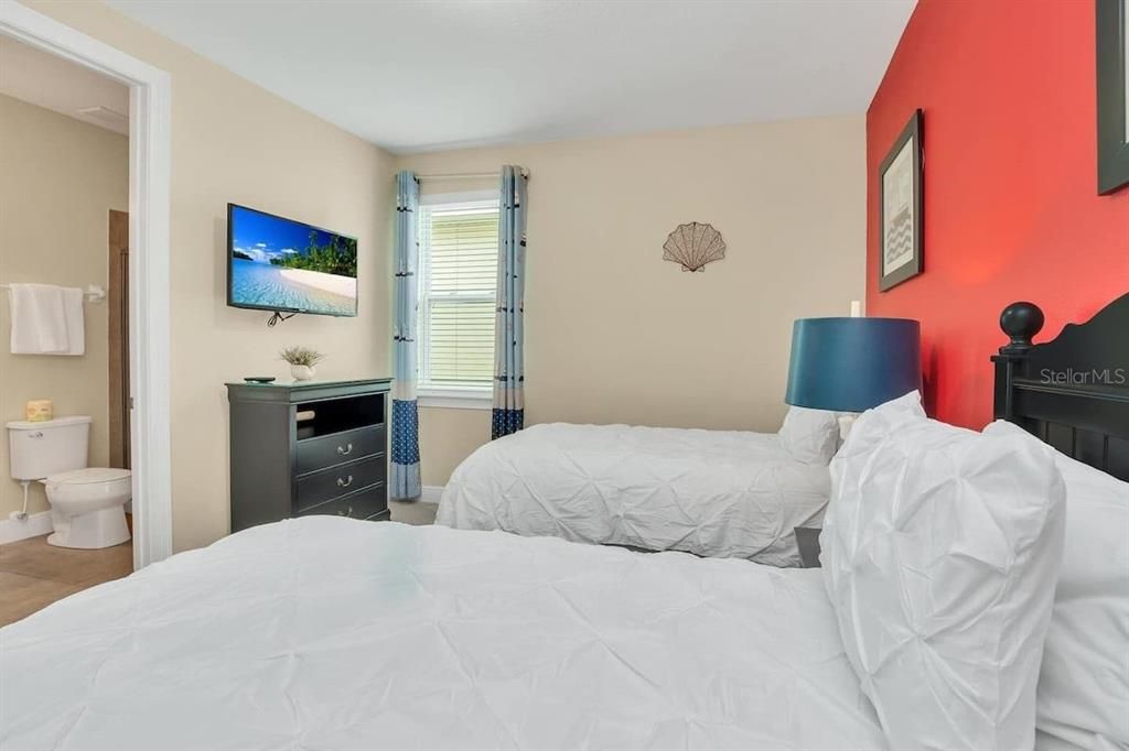 For Sale: $699,000 (8 beds, 7 baths, 3412 Square Feet)