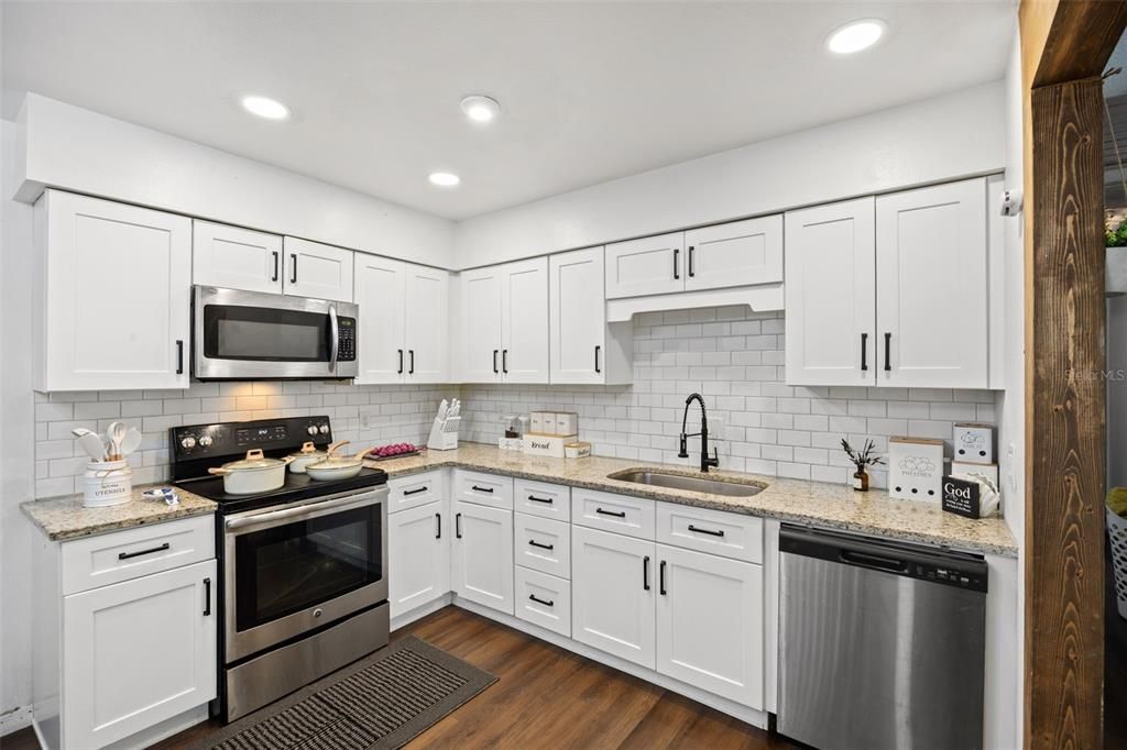 For Sale: $284,999 (3 beds, 2 baths, 1620 Square Feet)