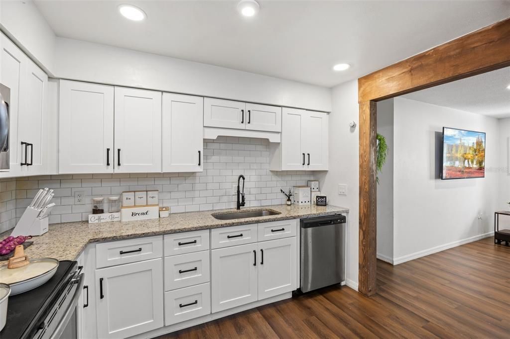 For Sale: $284,999 (3 beds, 2 baths, 1620 Square Feet)