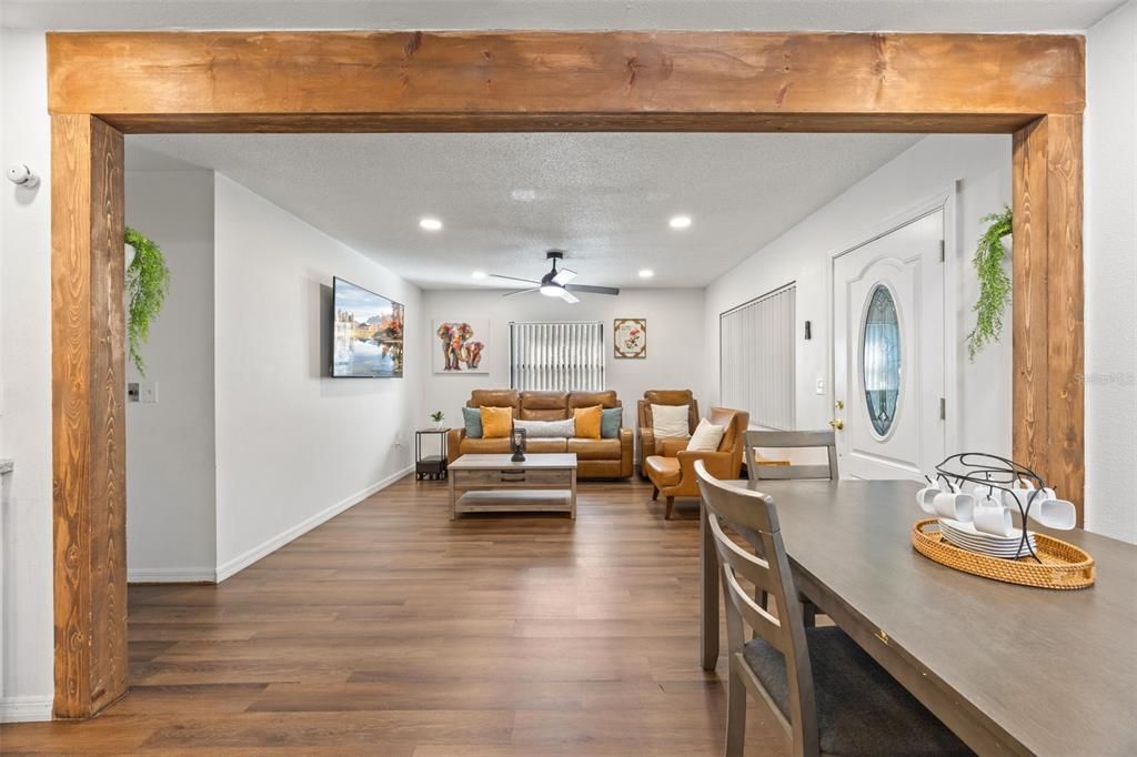 For Sale: $284,999 (3 beds, 2 baths, 1620 Square Feet)