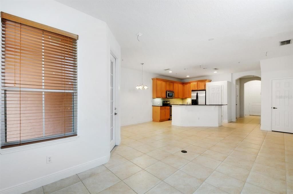 Под контрактом: $2,500 (3 спален, 2 ванн, 1674 Квадратных фут)