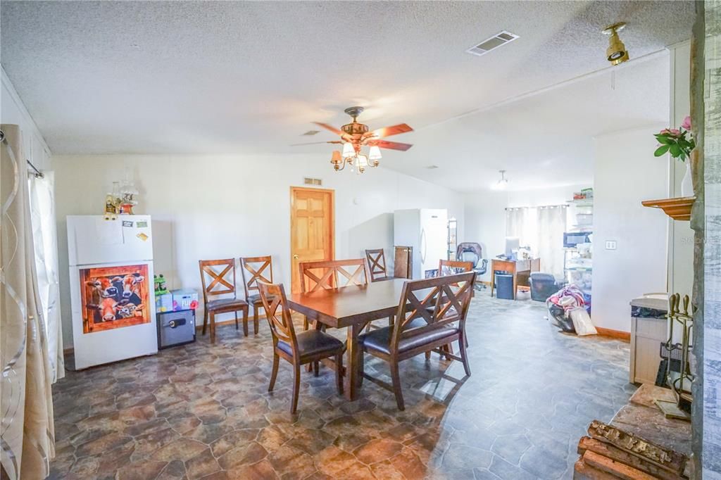 For Sale: $979,900 (4 beds, 2 baths, 2052 Square Feet)