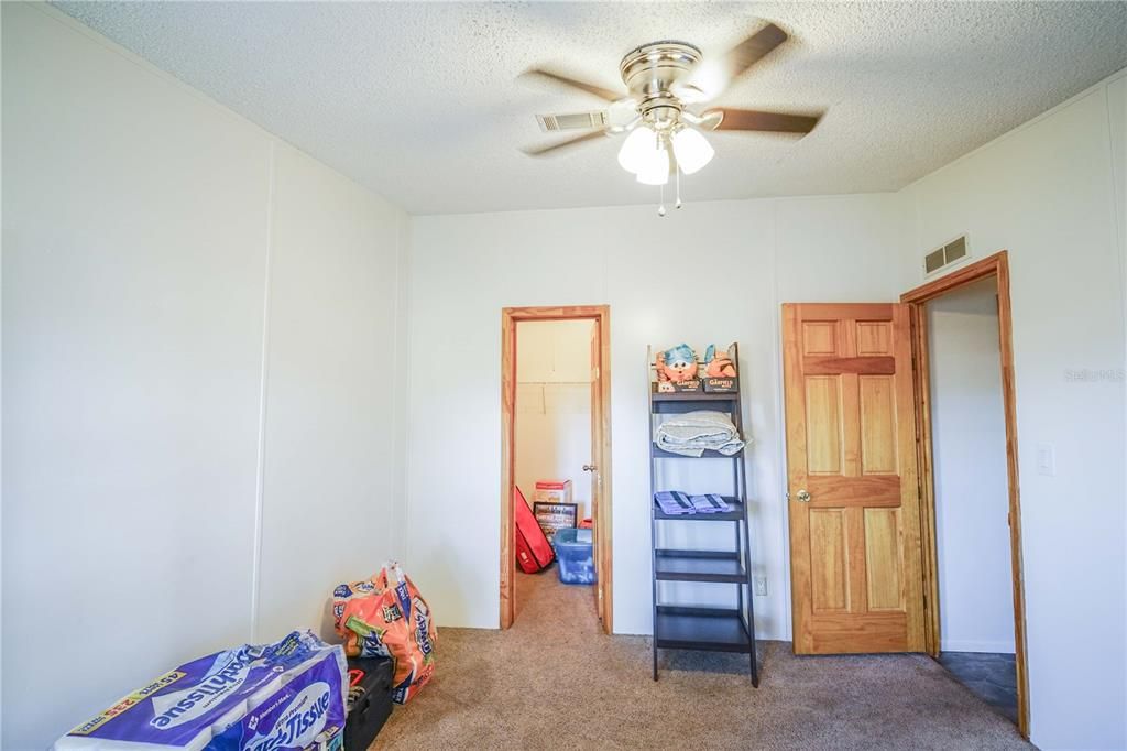 For Sale: $979,900 (4 beds, 2 baths, 2052 Square Feet)