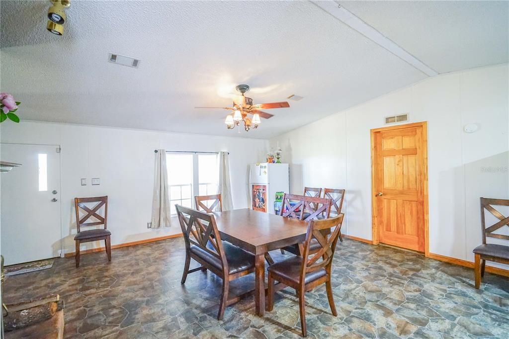 For Sale: $979,900 (4 beds, 2 baths, 2052 Square Feet)