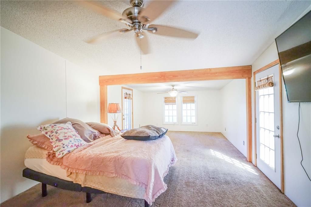 For Sale: $979,900 (4 beds, 2 baths, 2052 Square Feet)