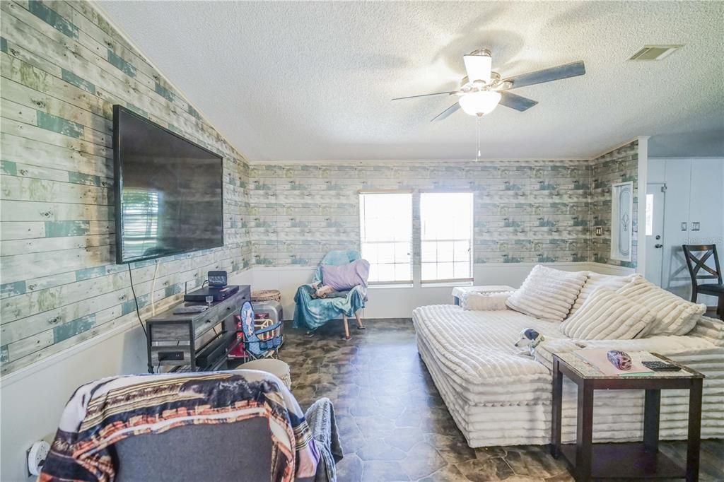 For Sale: $979,900 (4 beds, 2 baths, 2052 Square Feet)