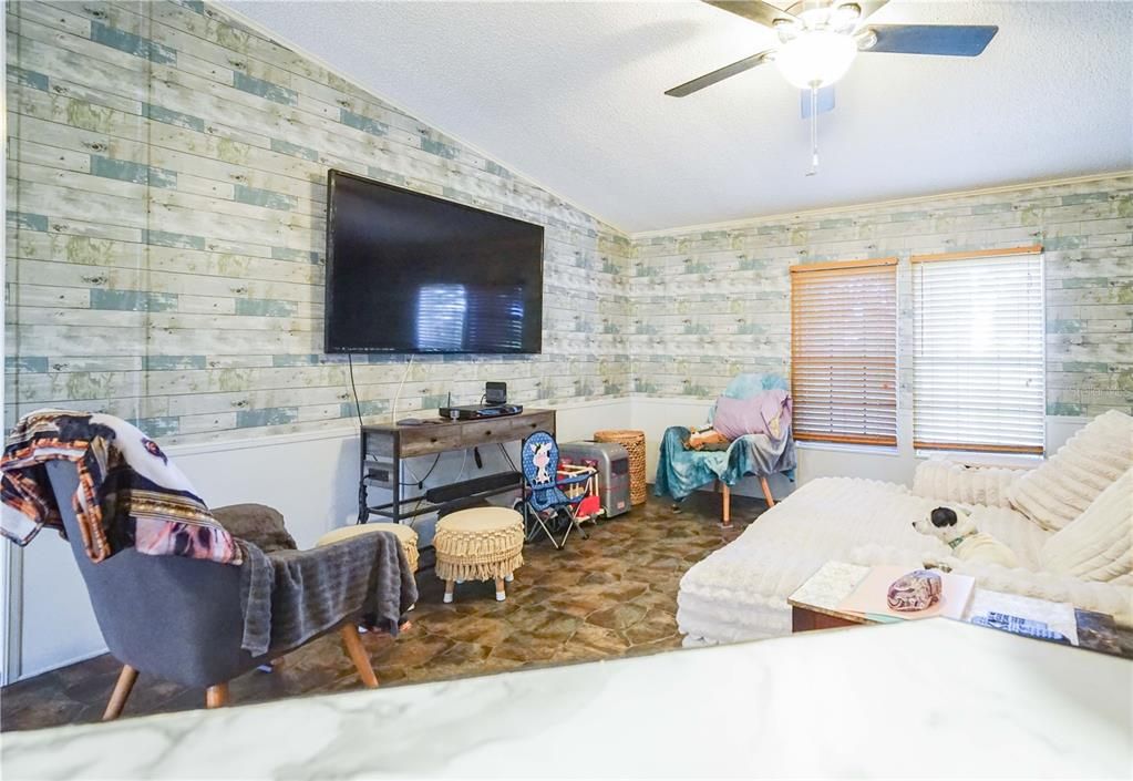 For Sale: $979,900 (4 beds, 2 baths, 2052 Square Feet)