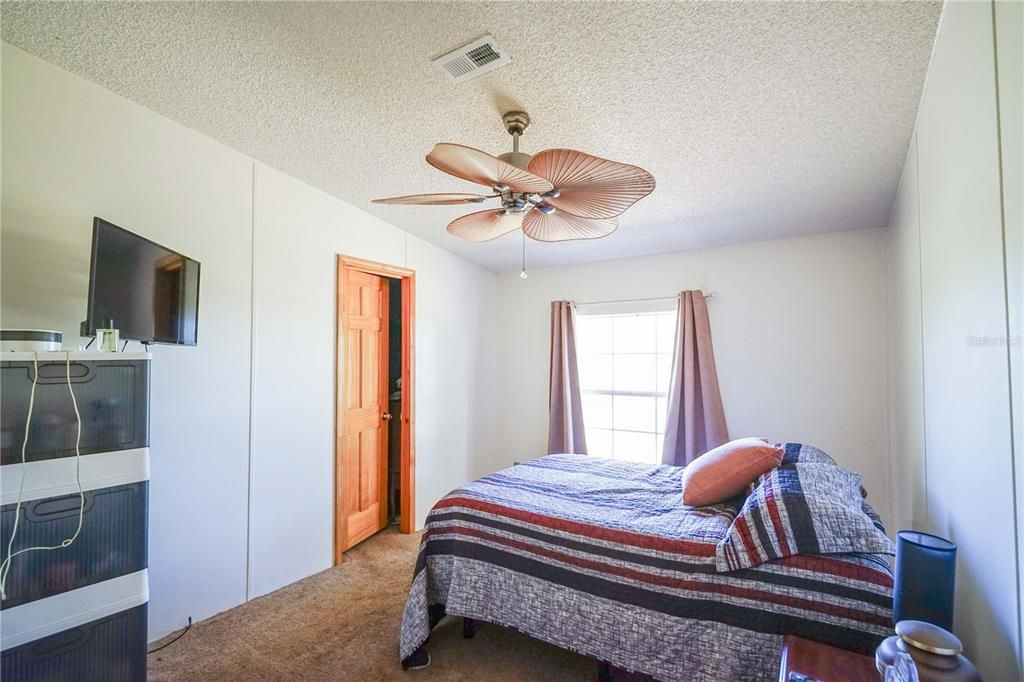 For Sale: $979,900 (4 beds, 2 baths, 2052 Square Feet)