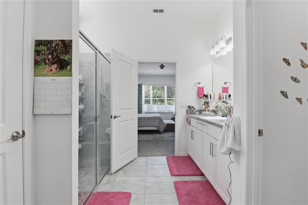 En Venta: $432,500 (3 camas, 2 baños, 2061 Pies cuadrados)