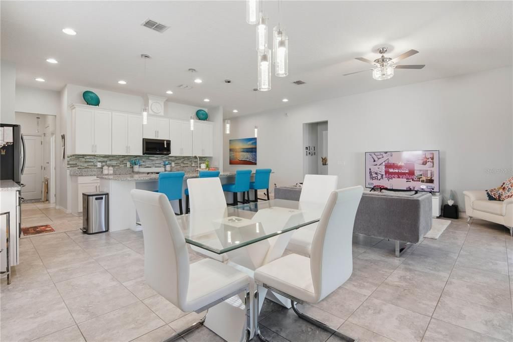 En Venta: $432,500 (3 camas, 2 baños, 2061 Pies cuadrados)