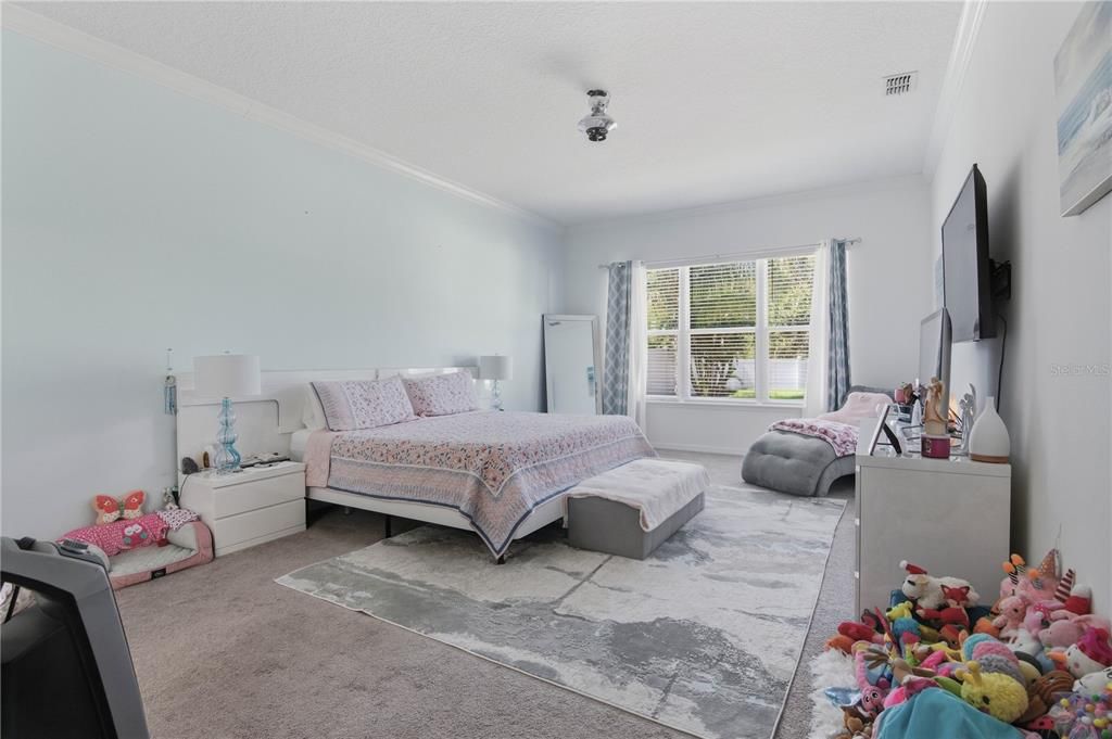 En Venta: $432,500 (3 camas, 2 baños, 2061 Pies cuadrados)