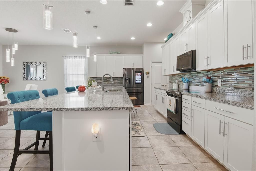 En Venta: $432,500 (3 camas, 2 baños, 2061 Pies cuadrados)