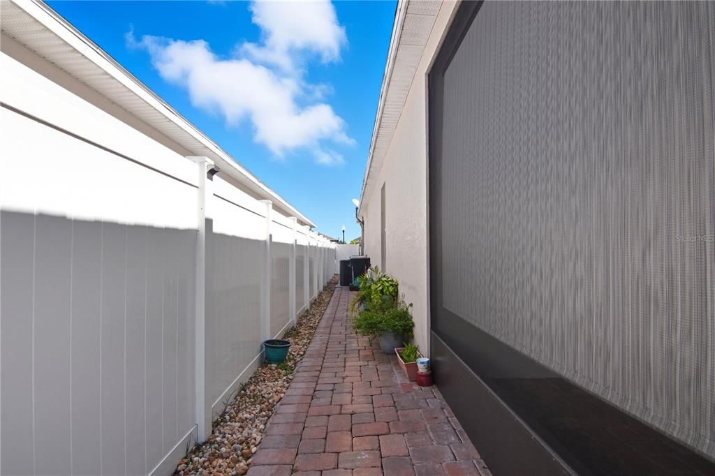 En Venta: $432,500 (3 camas, 2 baños, 2061 Pies cuadrados)