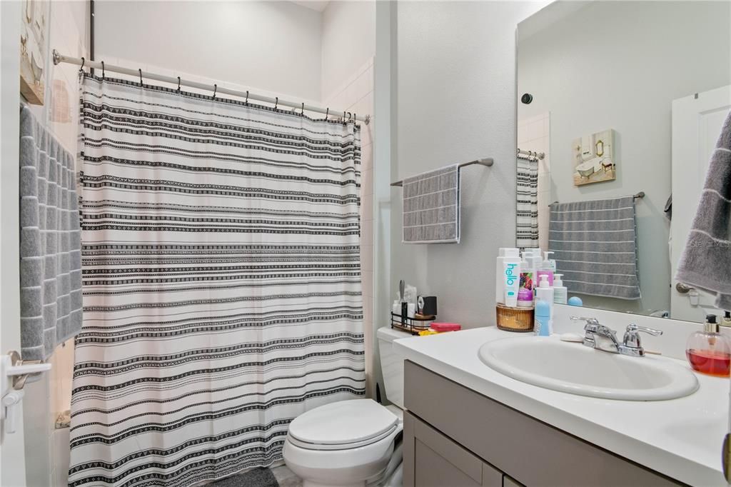 En Venta: $432,500 (3 camas, 2 baños, 2061 Pies cuadrados)