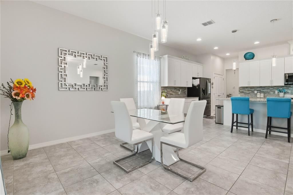 En Venta: $432,500 (3 camas, 2 baños, 2061 Pies cuadrados)