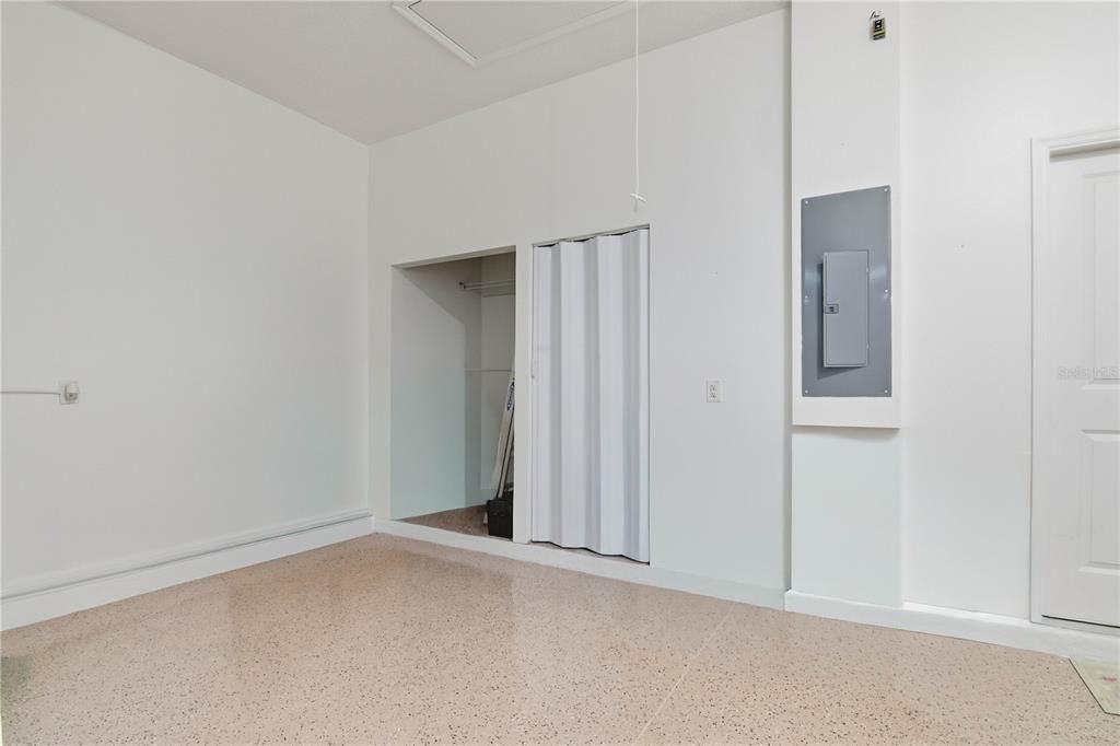 En Venta: $432,500 (3 camas, 2 baños, 2061 Pies cuadrados)