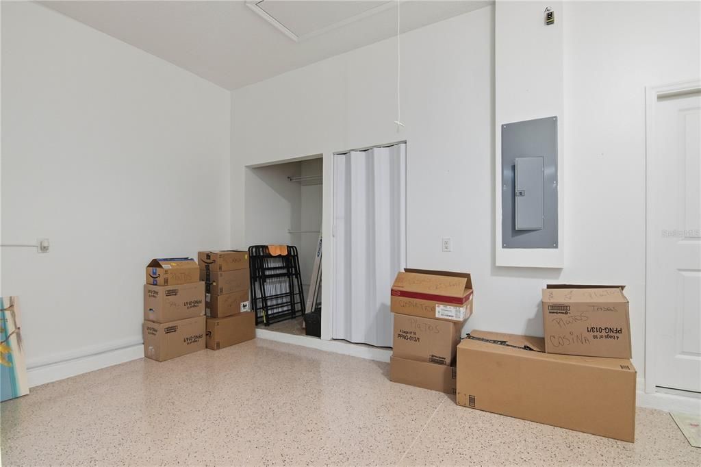 En Venta: $432,500 (3 camas, 2 baños, 2061 Pies cuadrados)