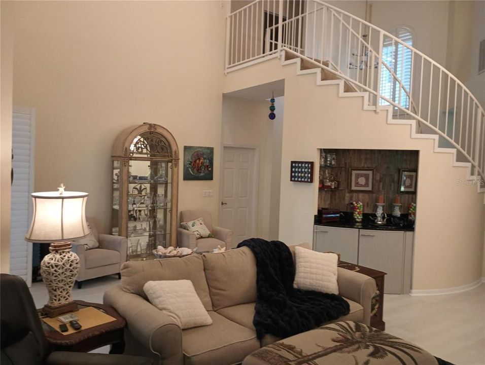 Под контрактом: $509,000 (4 спален, 3 ванн, 2060 Квадратных фут)