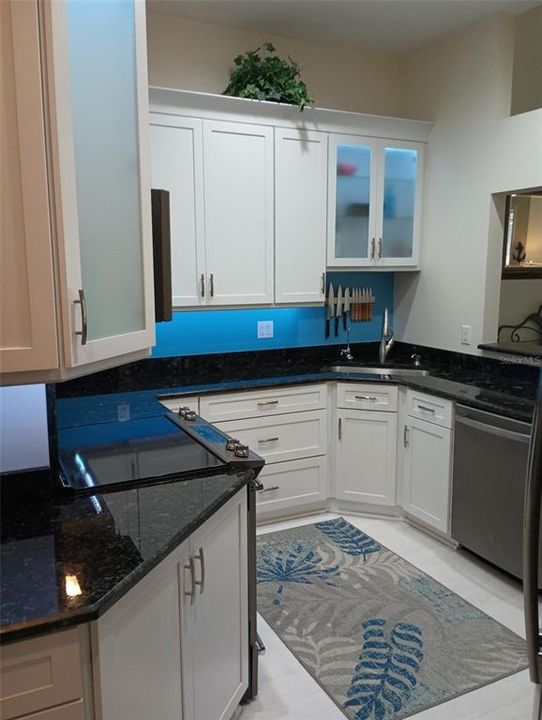 Под контрактом: $509,000 (4 спален, 3 ванн, 2060 Квадратных фут)