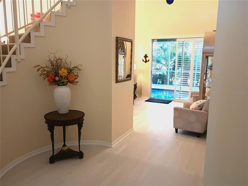 Под контрактом: $509,000 (4 спален, 3 ванн, 2060 Квадратных фут)