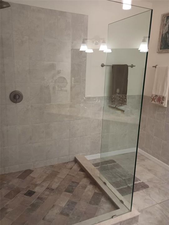 Под контрактом: $509,000 (4 спален, 3 ванн, 2060 Квадратных фут)