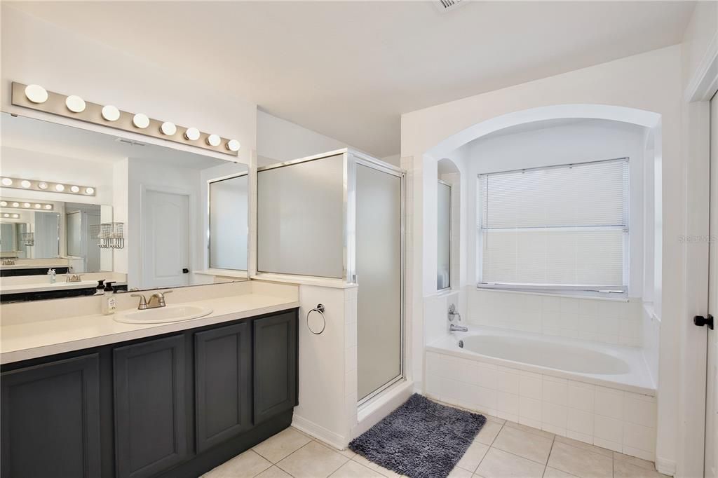 For Sale: $565,000 (4 beds, 2 baths, 2390 Square Feet)