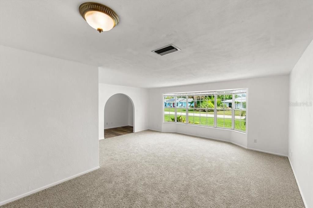 For Sale: $450,000 (3 beds, 2 baths, 1867 Square Feet)