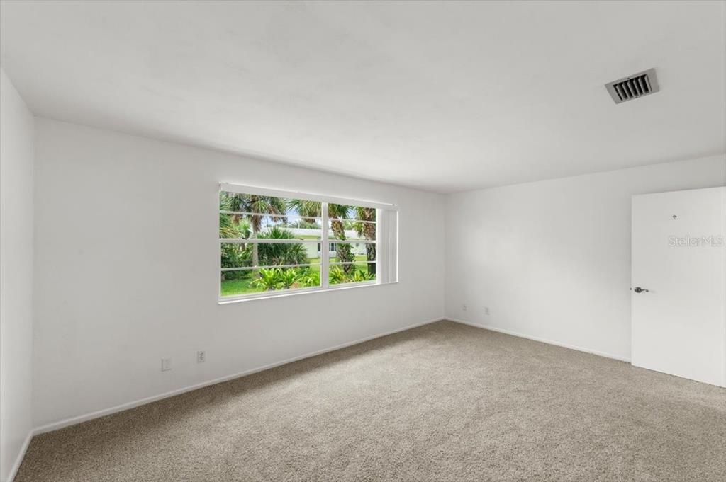 For Sale: $450,000 (3 beds, 2 baths, 1867 Square Feet)