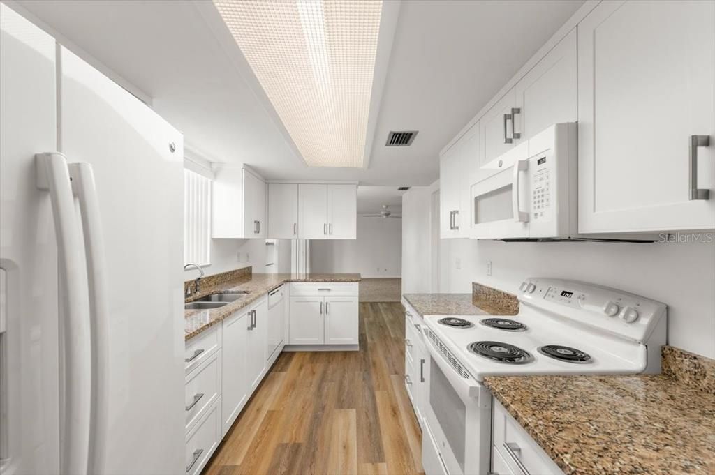 For Sale: $450,000 (3 beds, 2 baths, 1867 Square Feet)