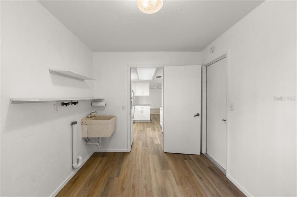 For Sale: $450,000 (3 beds, 2 baths, 1867 Square Feet)