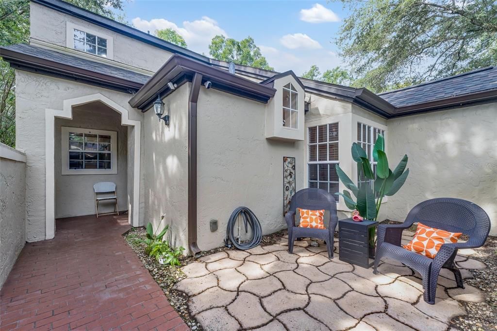 Recently Sold: $275,000 (2 beds, 2 baths, 1154 Square Feet)