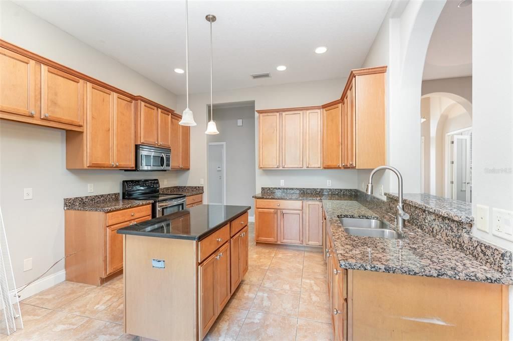 For Sale: $559,900 (4 beds, 3 baths, 2611 Square Feet)